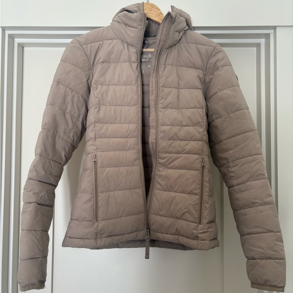 Abercrombie & Fitch Beige Puffer Vest
